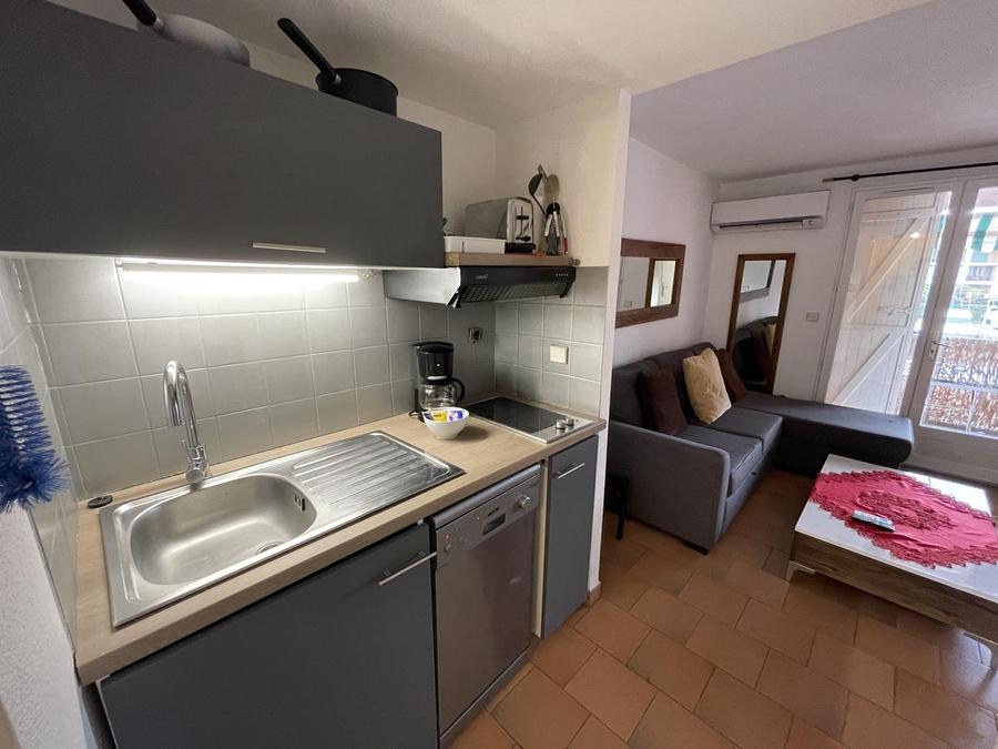 APARTMENT PORT COGOLIN  WITH A TERRACE Appartements Saint Tropez